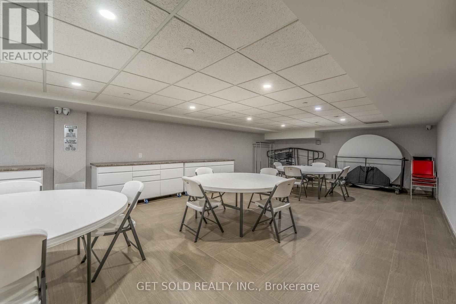 #405 700 DYNES ROAD - Image 27