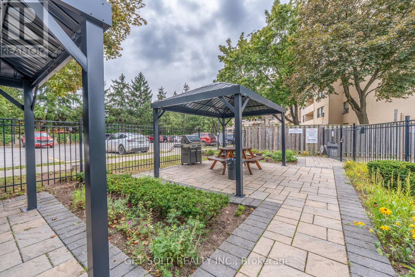 #405 700 DYNES ROAD - Image 36