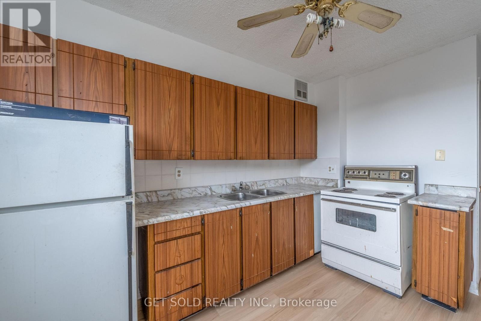 700 Dynes Unit 405 photo 5