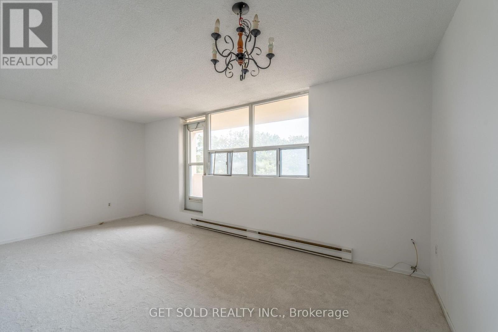 Photo of 405 - 700 DYNES ROAD