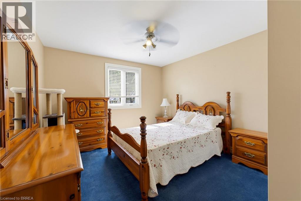 32 WEDGEWOOD Drive, Brantford — photo 12