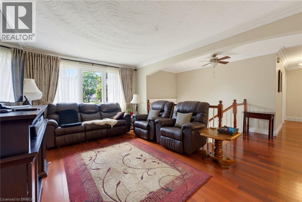 32 WEDGEWOOD Drive - 3