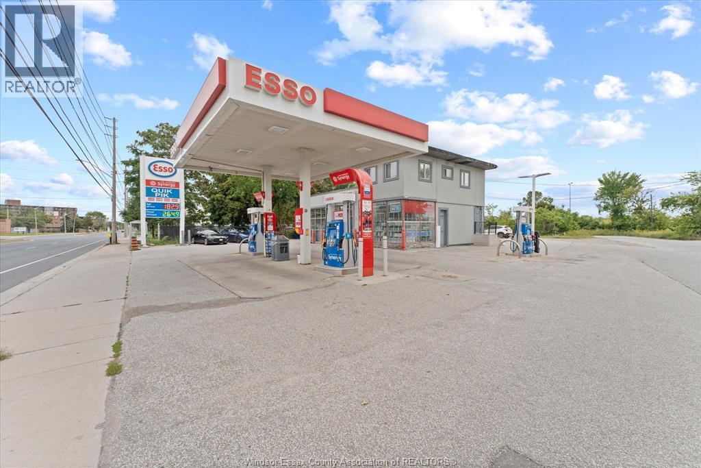 3511 Wyandotte, Windsor