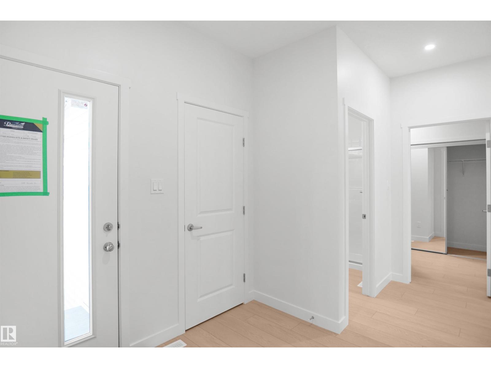 956 17 Avenue NW, Aster — new house, photo 2