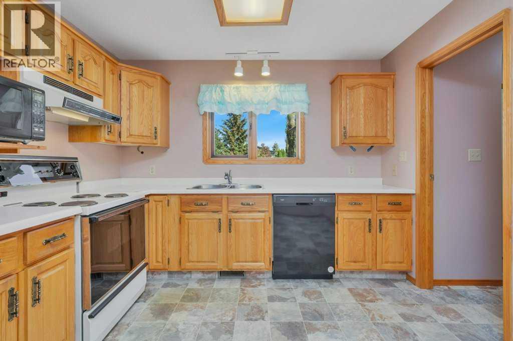 Listing photo – 4610 56 Avenue, Rimbey