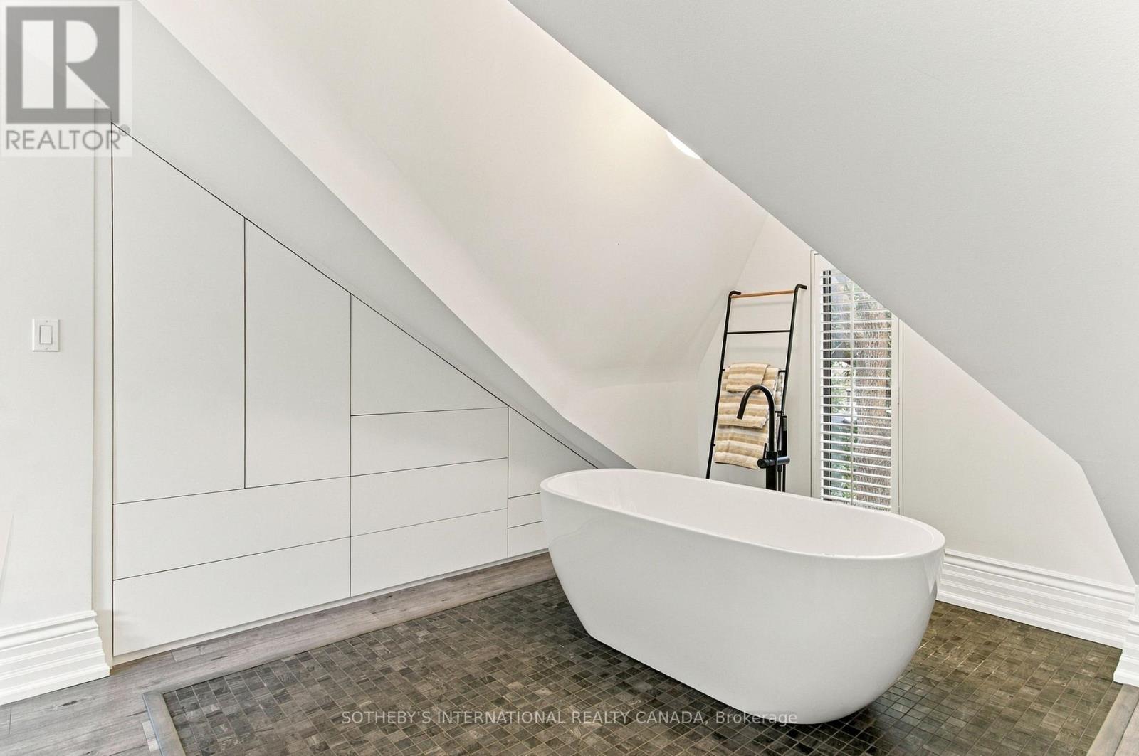 140 SPRUCE STREET - 29