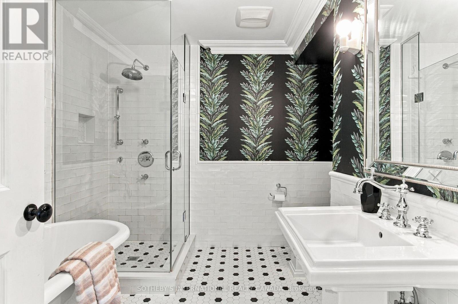 140 SPRUCE STREET - 18