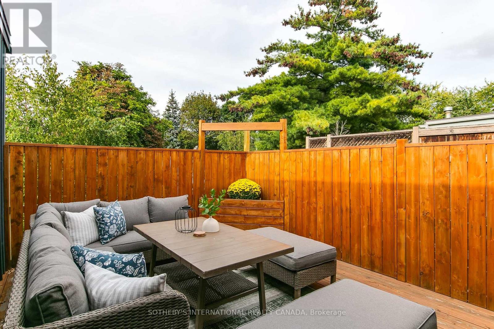 140 SPRUCE STREET - 25