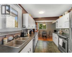 707 Fortalice Crescent Se, Calgary, AB T2A2C8 Photo 12