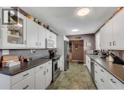 707 Fortalice Crescent Se, Calgary, AB T2A2C8 Photo 13