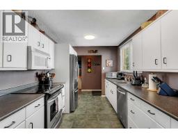 707 Fortalice Crescent Se, Calgary, AB T2A2C8 Photo 14