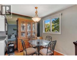707 Fortalice Crescent Se, Calgary, AB T2A2C8 Photo 17
