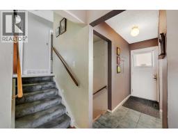 707 Fortalice Crescent Se, Calgary, AB T2A2C8 Photo 18