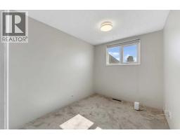 707 Fortalice Crescent Se, Calgary, AB T2A2C8 Photo 21