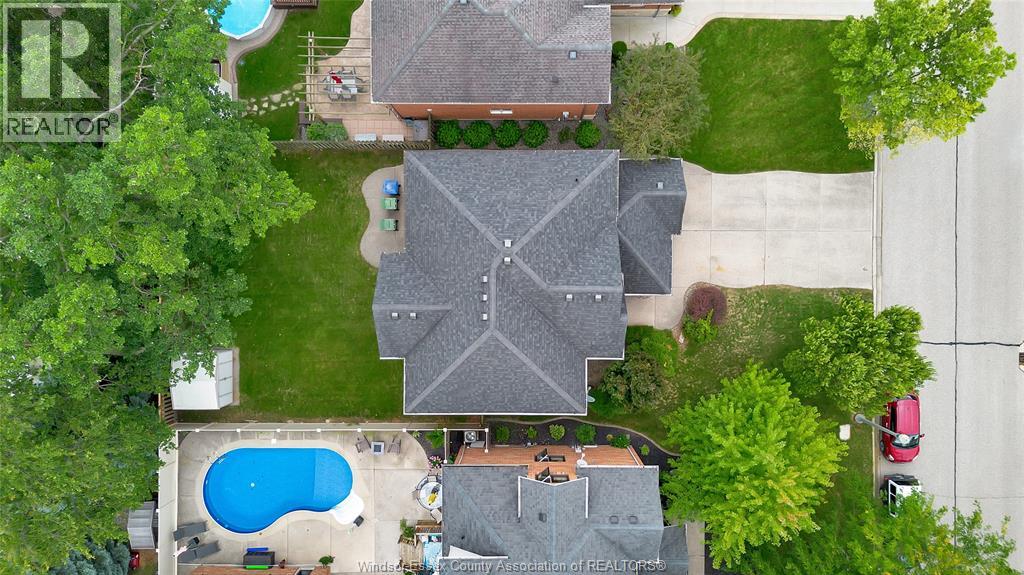 1334 LAKEVIEW - Image 32