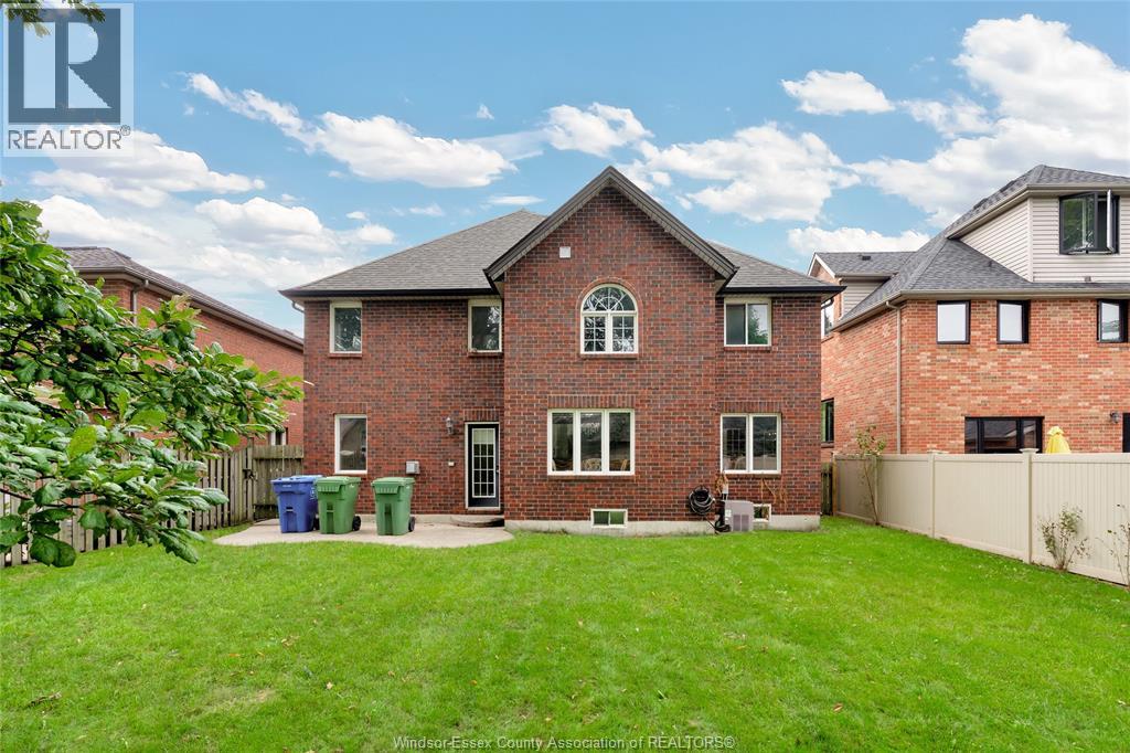1334 LAKEVIEW - Image 30