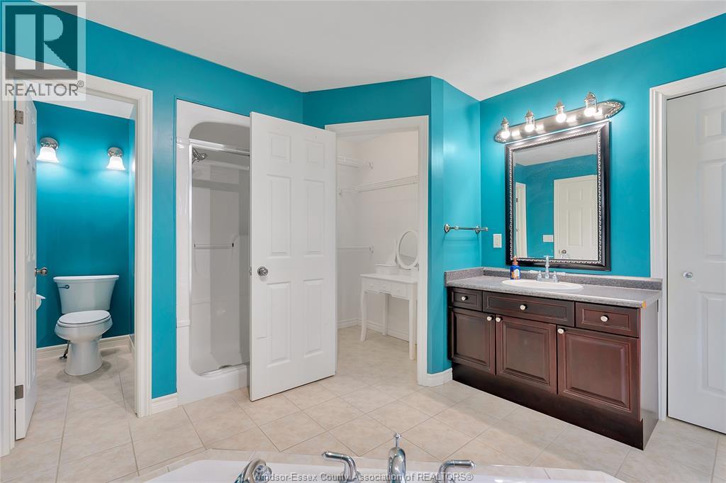1334 LAKEVIEW - Image 20
