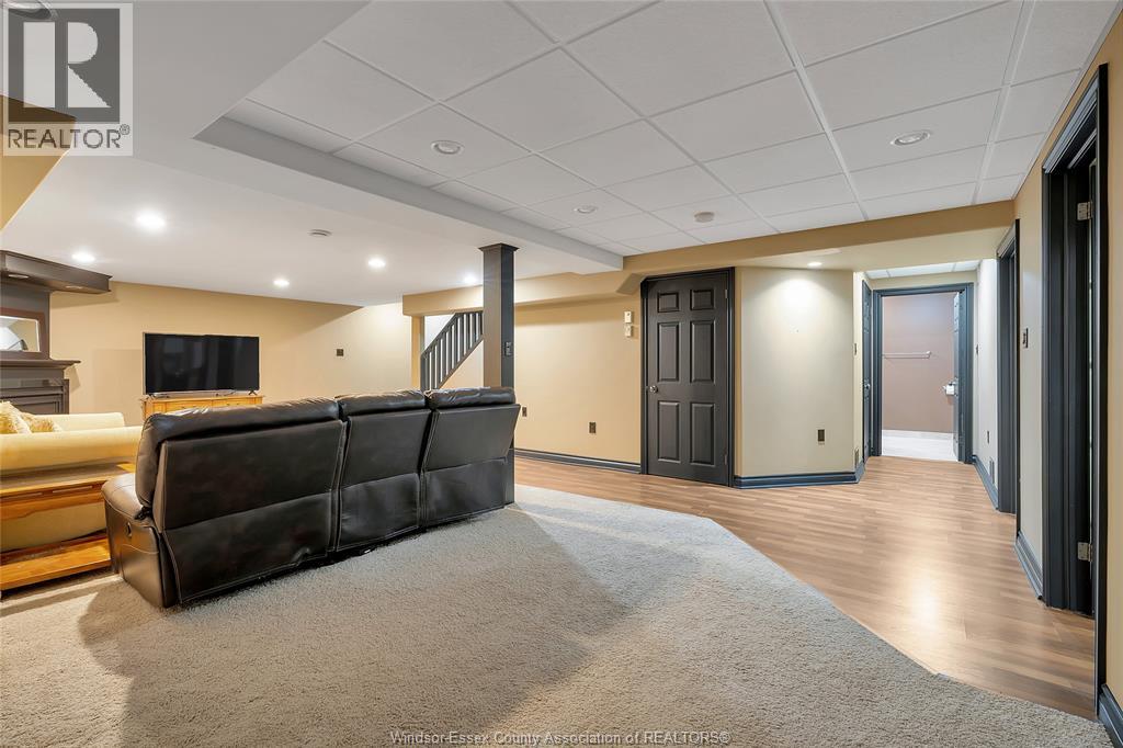 1334 LAKEVIEW - 25