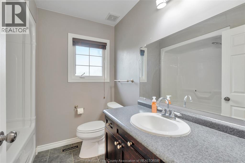1334 LAKEVIEW - Image 21