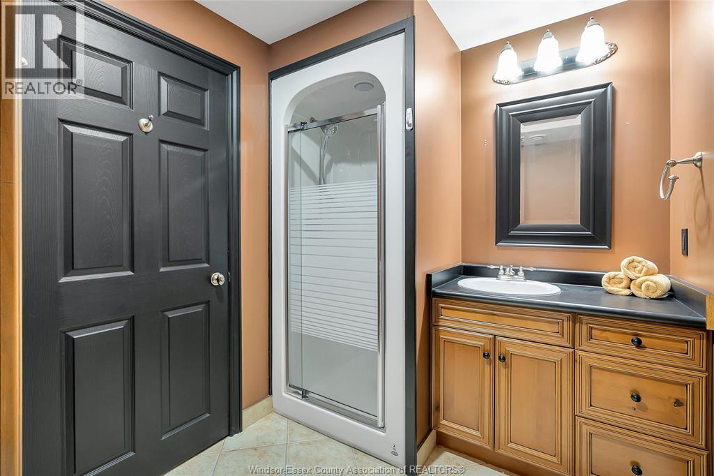 1334 LAKEVIEW - Image 26