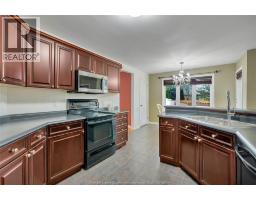 Family room - 1334 Lakeview, Windsor, ON N8P1P1 Photo 8
