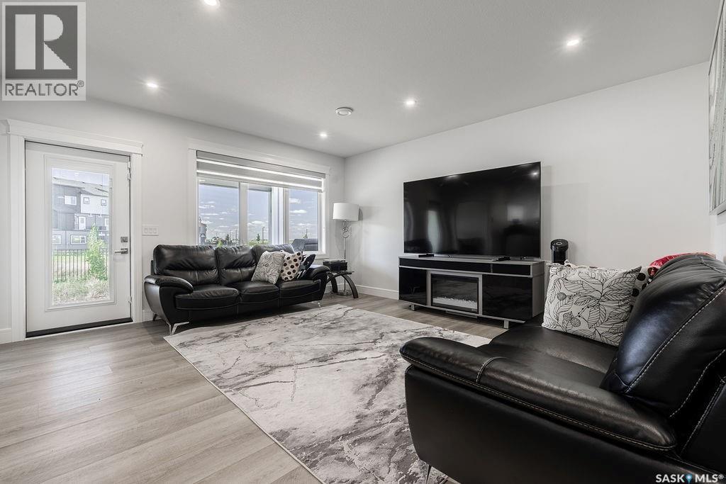 411 Sharma CRESCENT - 52