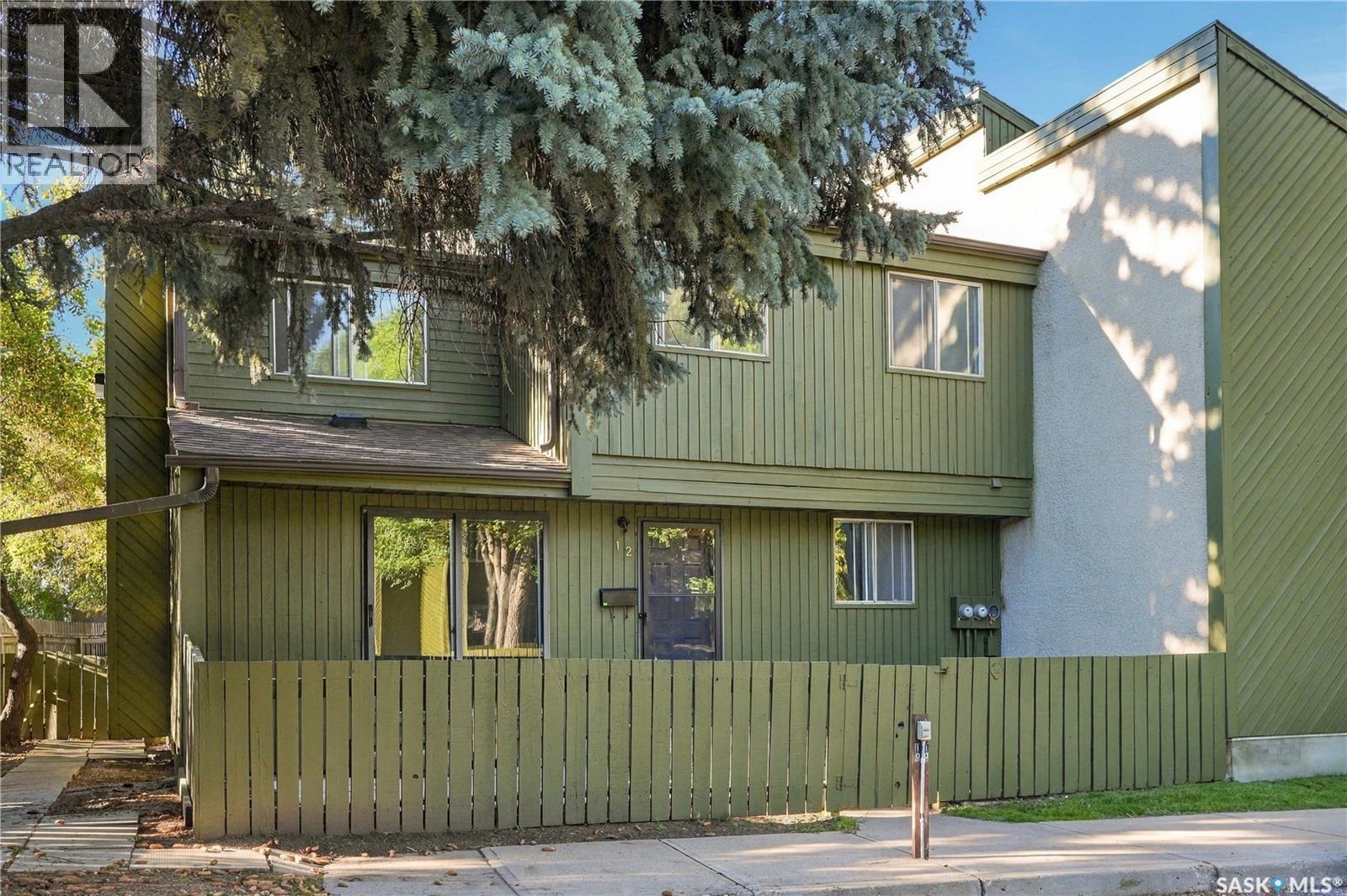 #12 215 Primrose DRIVE - 2