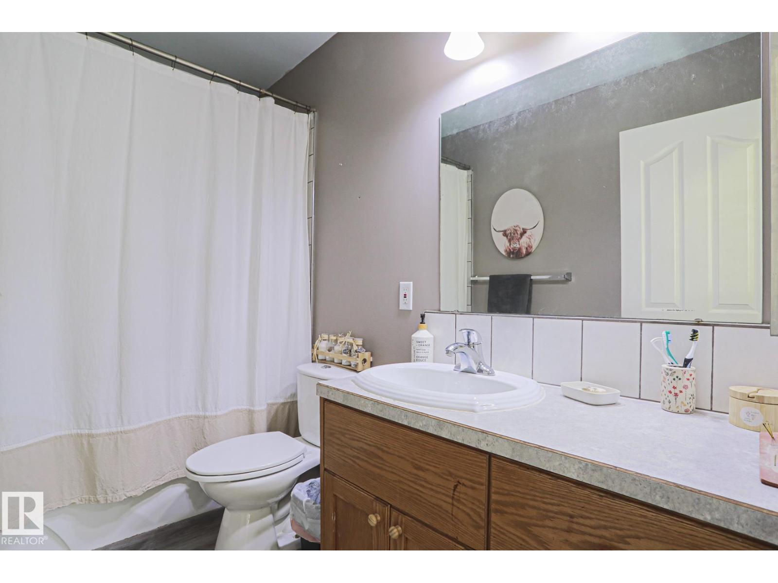 21 BURLINGTON AV - 16