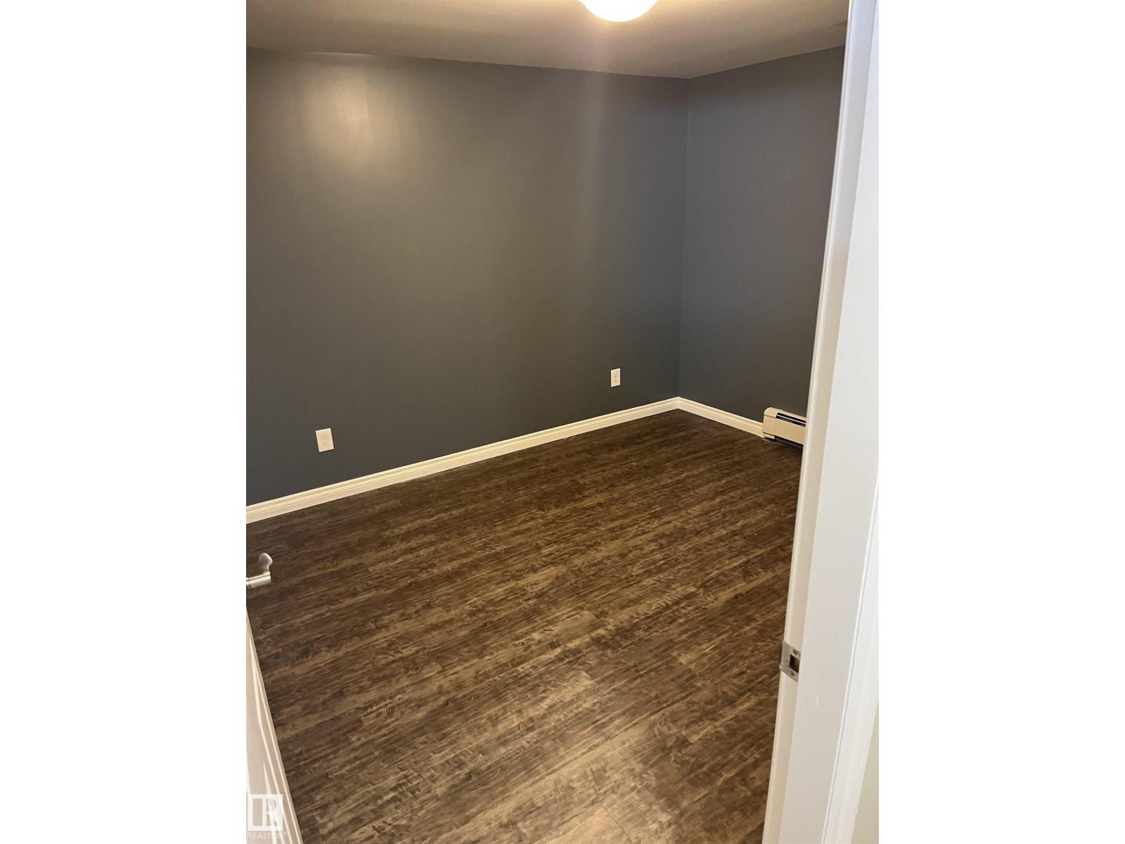 21 BURLINGTON AV - Image 18