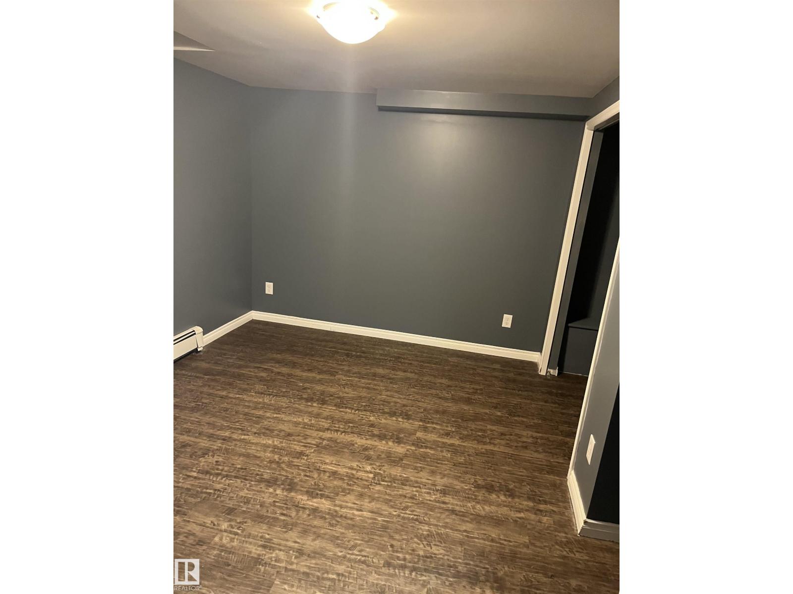 21 BURLINGTON AV - 20