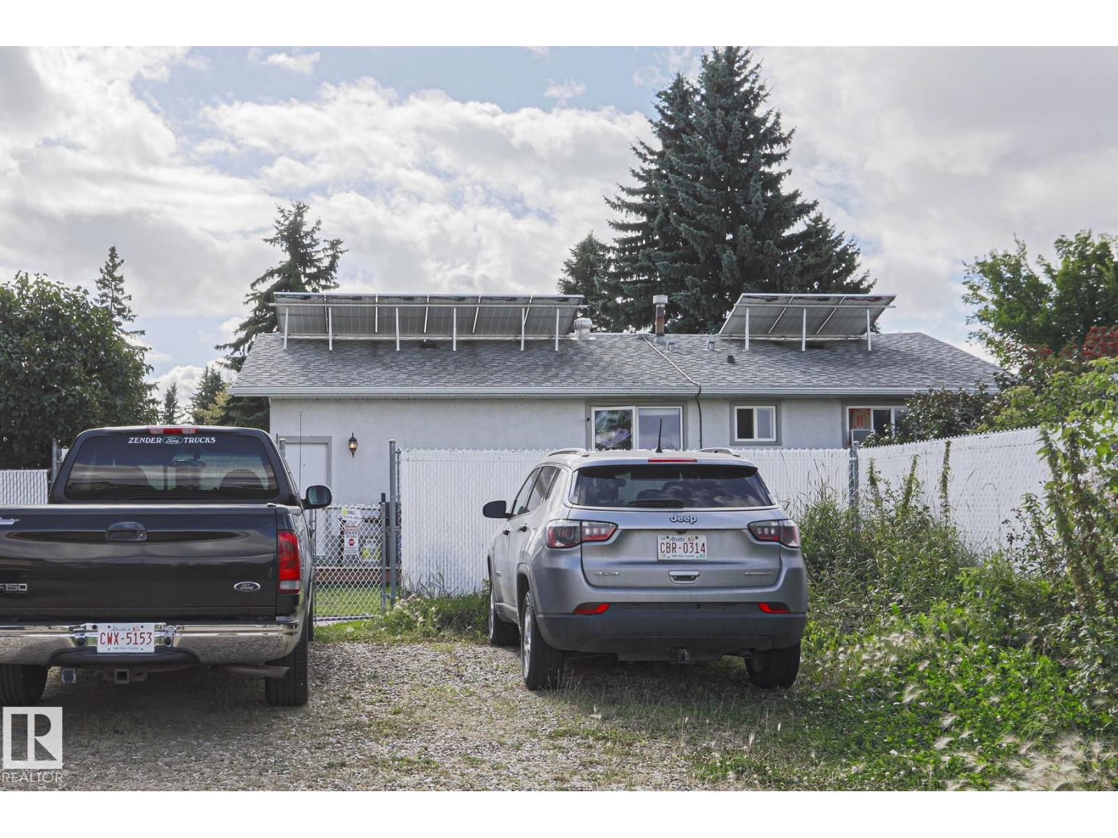 21 BURLINGTON AV - 24