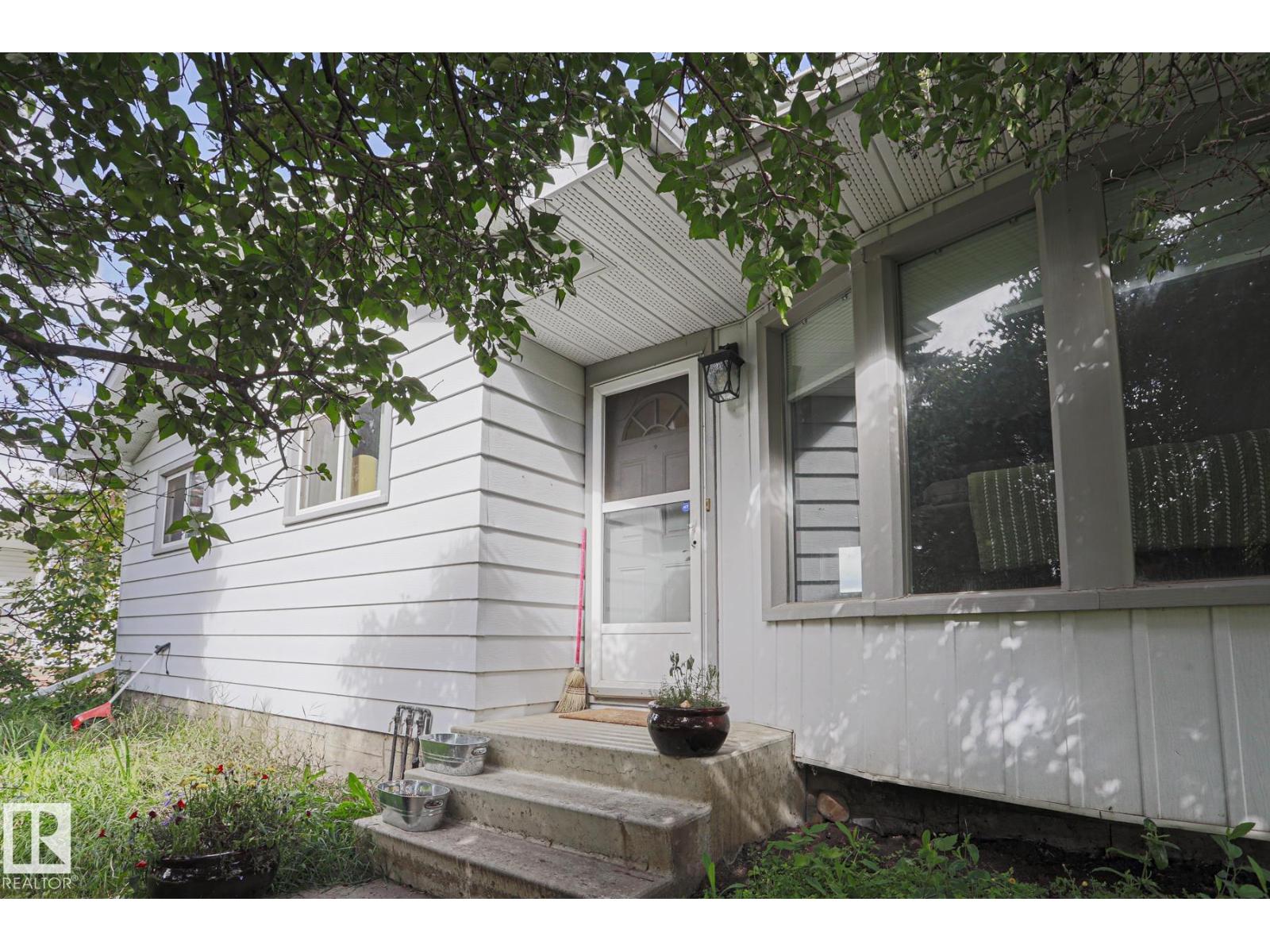 21 BURLINGTON AV - 25