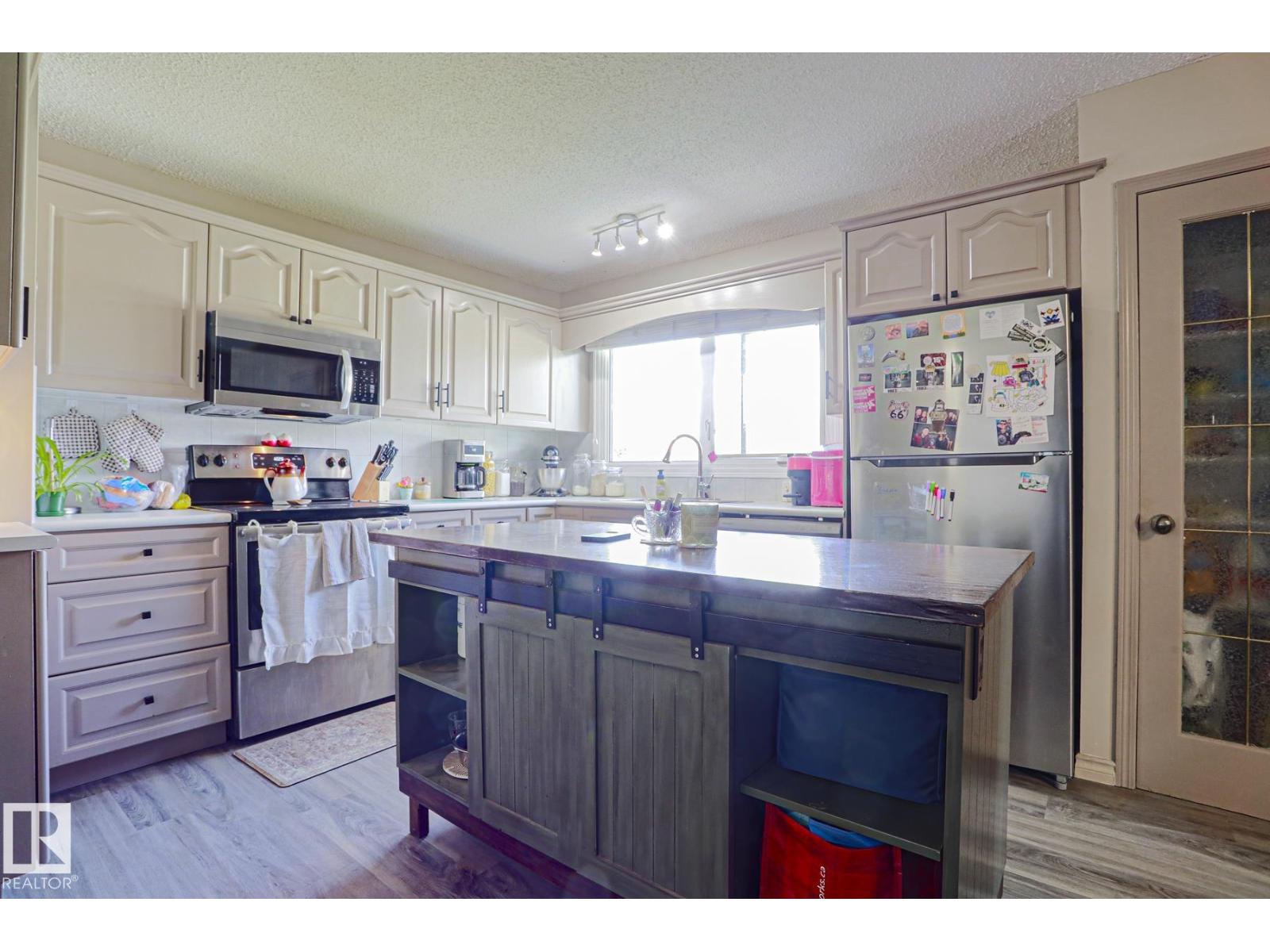 21 BURLINGTON AV - 5