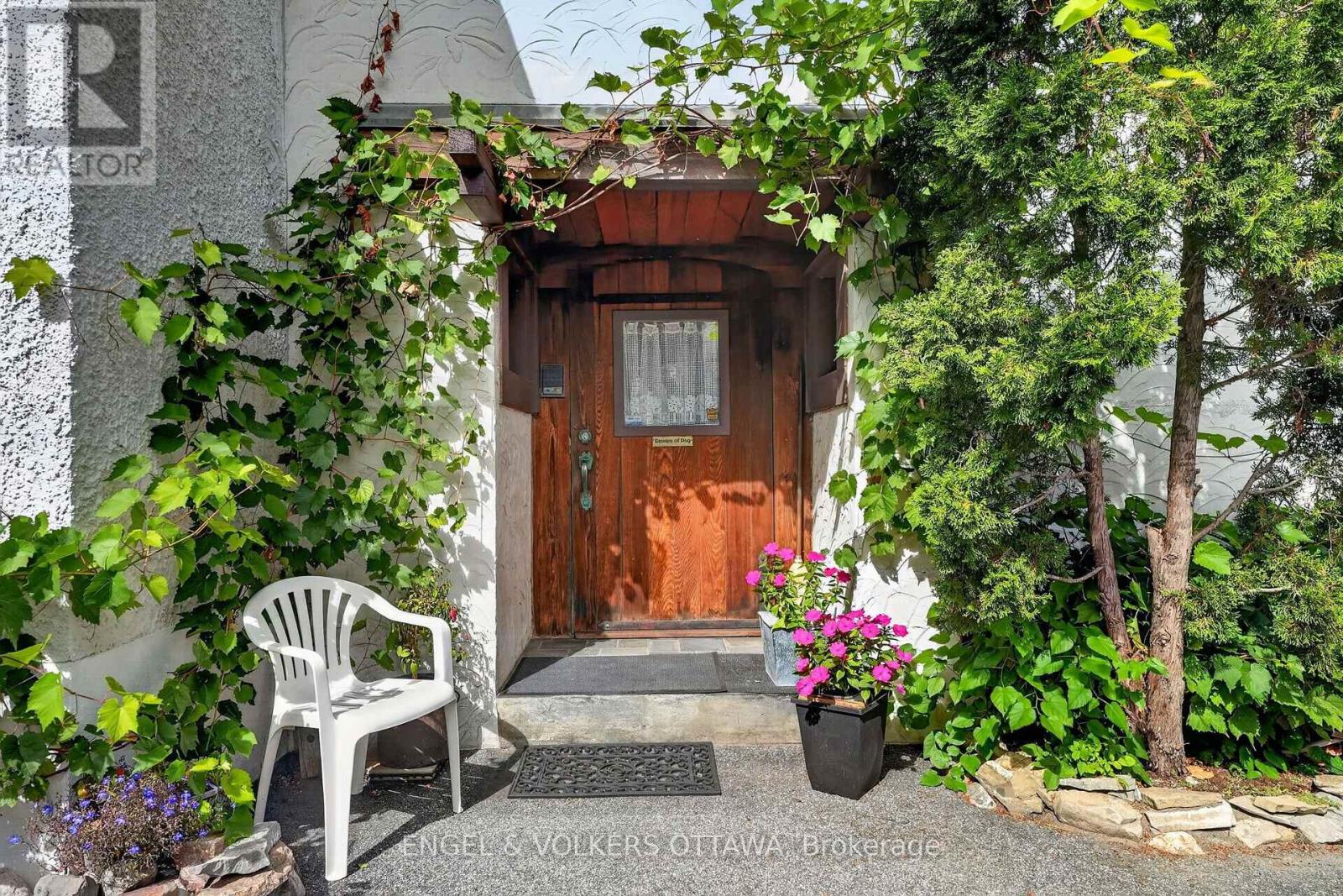 2101 ALTA VISTA DRIVE - Image 44