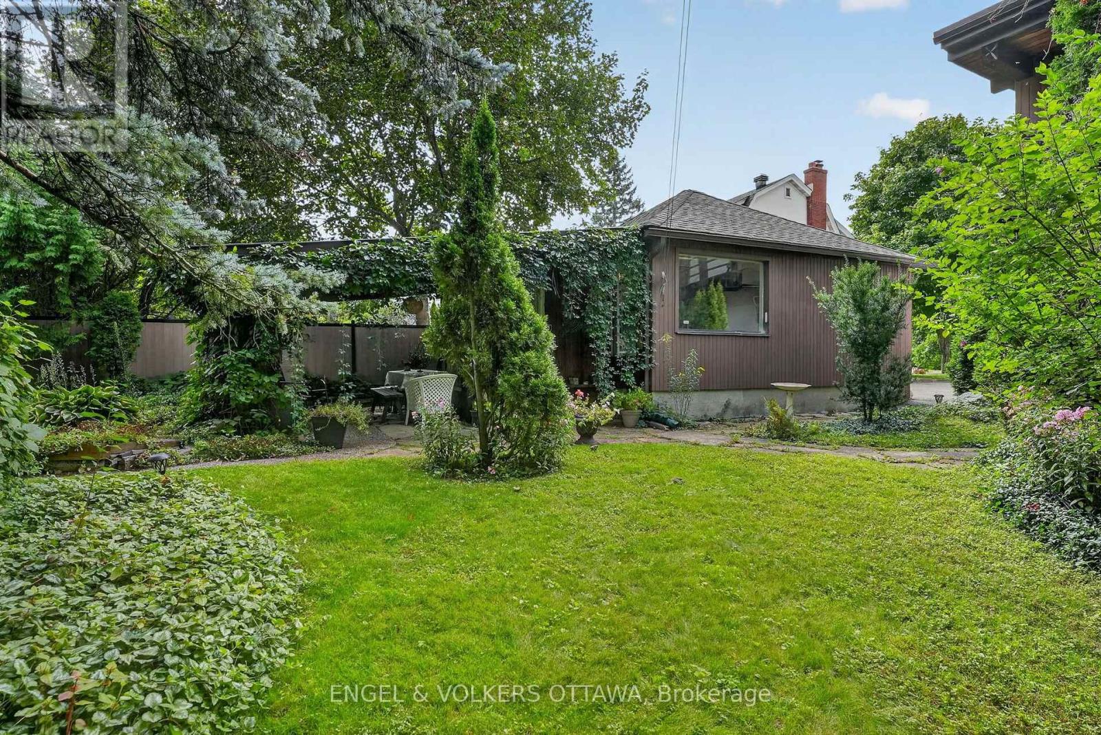2101 ALTA VISTA DRIVE - 50