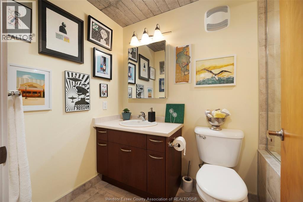 #312 2175 Wyandotte STREET East - 35
