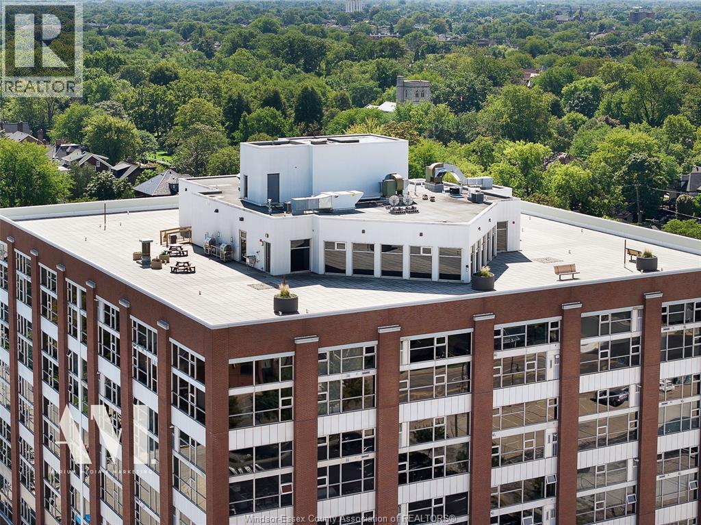 #312 2175 Wyandotte STREET East - 43