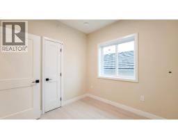 3433 E 23rd Avenue, Vancouver, BC V5R1C1 Photo 14