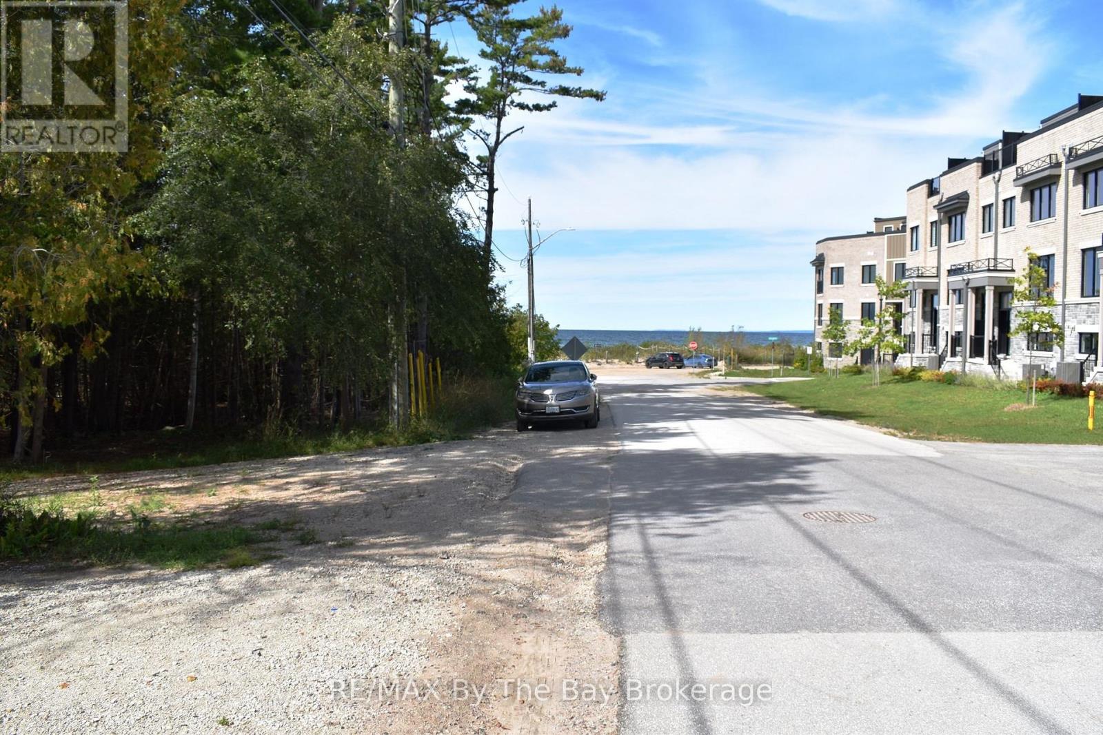 16 Albert Street, Wasaga Beach, Ontario, L9Z2M2, Wasaga Beach, Ontario — photo 2 of 5