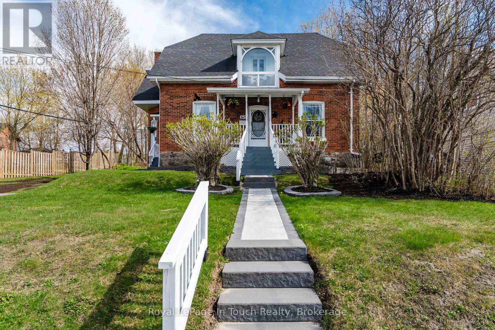 615 BAY STREET, Midland — photo 2