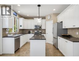 24070 Hill Avenue, Maple Ridge, BC V2W1Z9 Photo 10