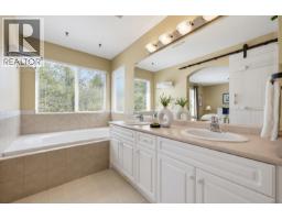 24070 Hill Avenue, Maple Ridge, BC V2W1Z9 Photo 15