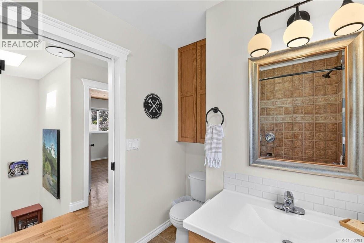 2955 15th Ave - 23