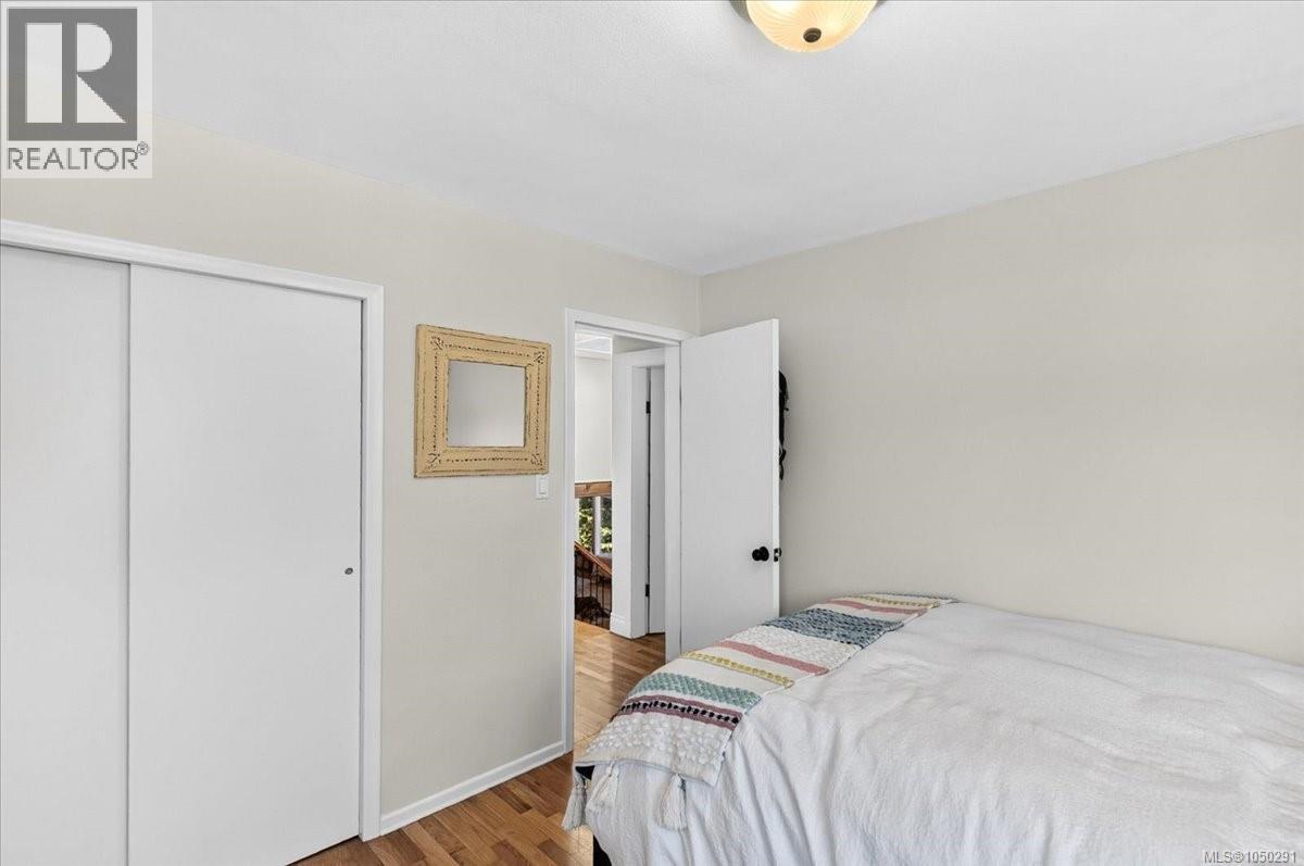 2955 15th Ave - Image 26