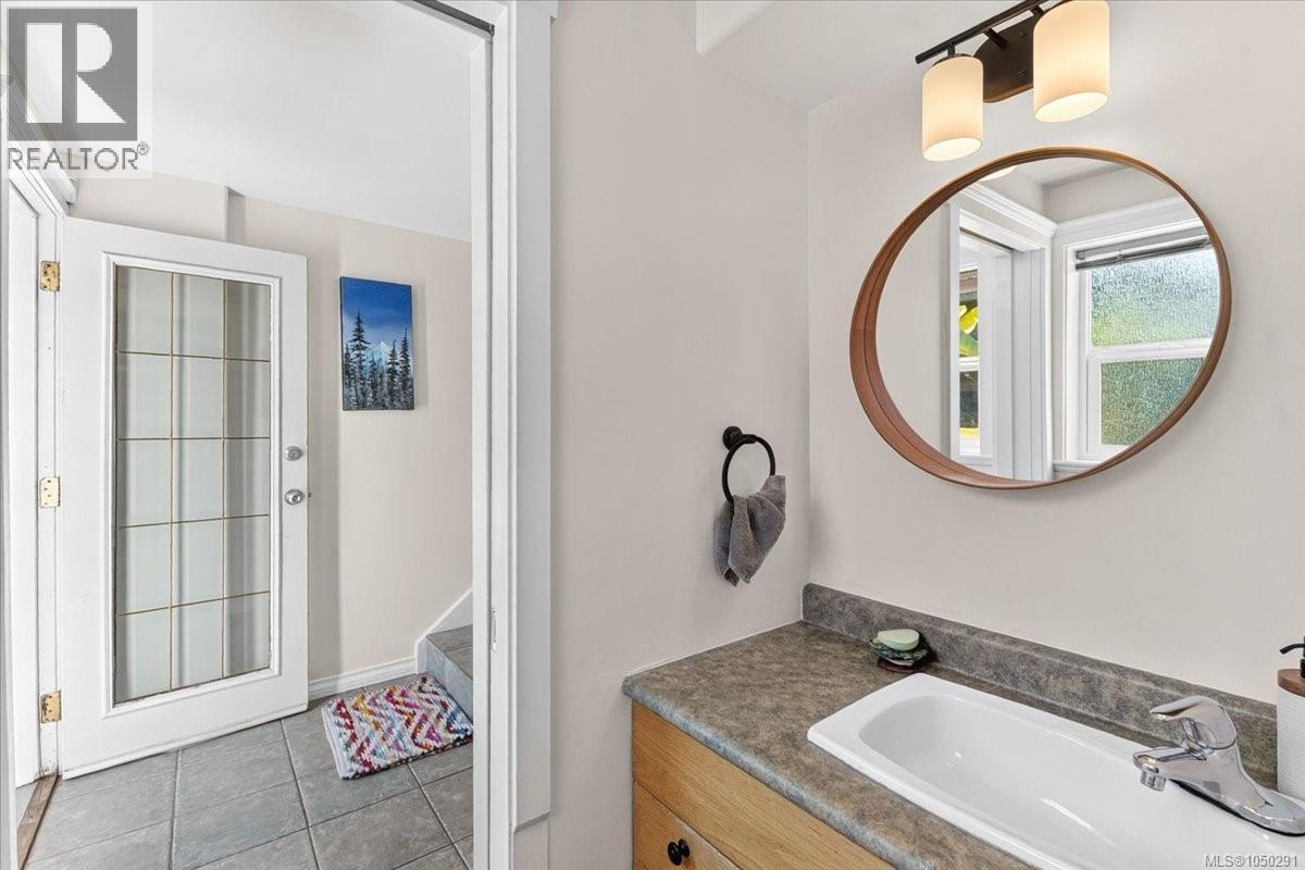 2955 15th Ave - Image 30