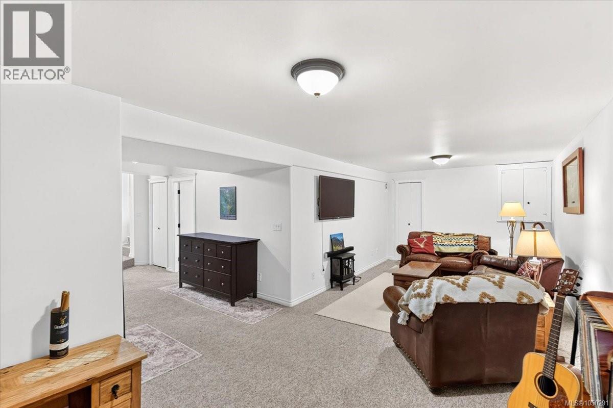 2955 15th Ave - Image 32