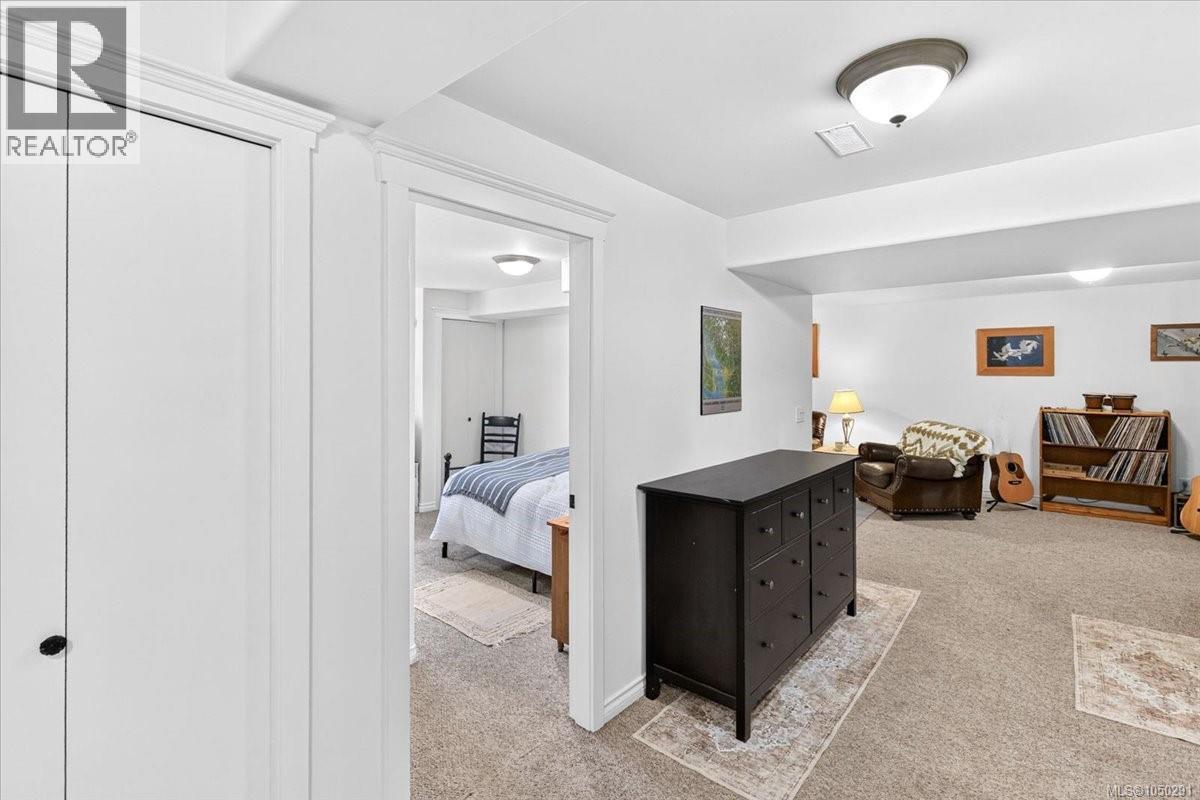 2955 15th Ave - 34