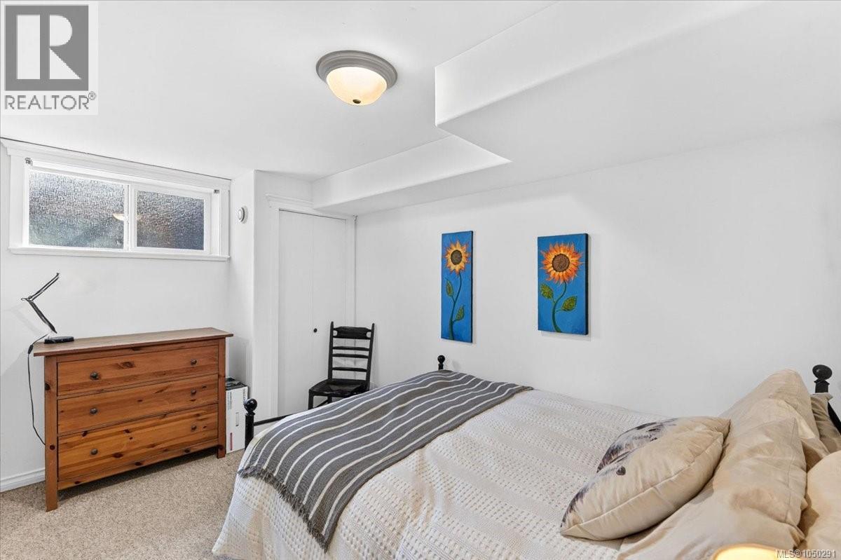2955 15th Ave - 37