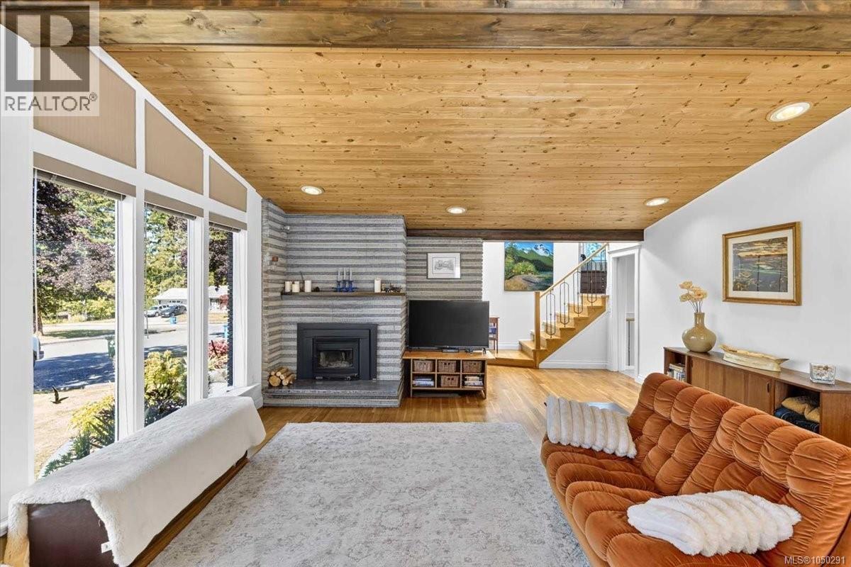2955 15th Ave - Image 4