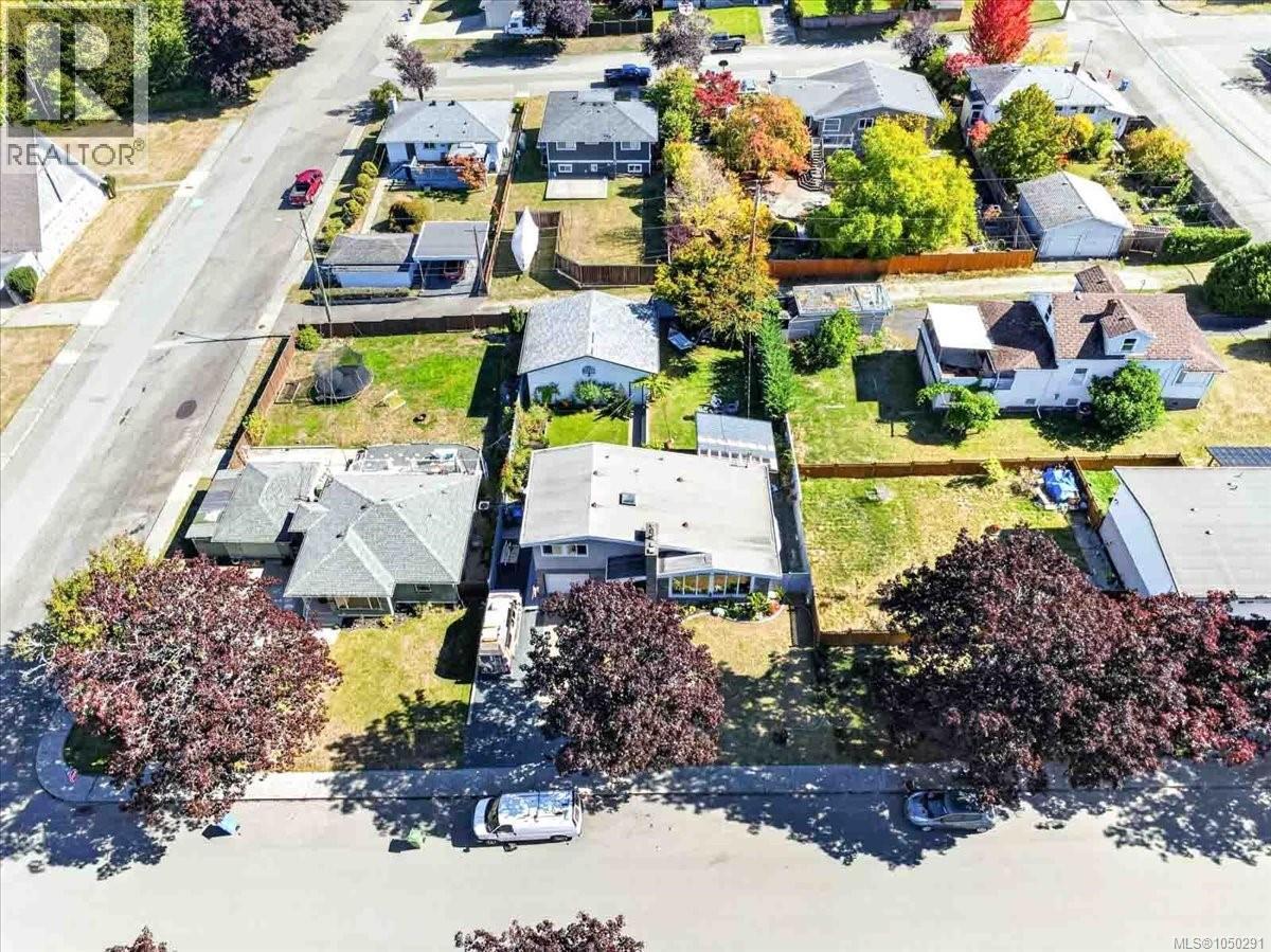 2955 15th Ave - 58